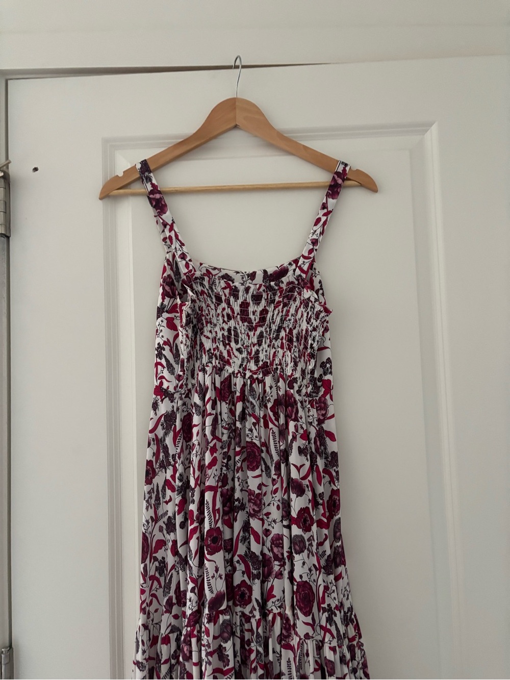 Alexis Zofia Berry Floral Smocked Tiered Crepe Maxi Dress Resortwear Medium - Picture 12 of 12